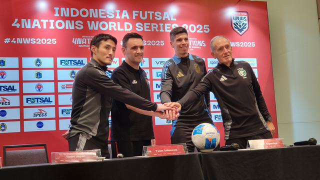 Konferensi pers turnamen uji coba 4 Nations World Series 2025 yang diikuti Timnas Futsal Indonesia, Argentina, Jepang, dan Arab Saudi di Jakarta, Rabu (29/01/25). Foto: Soni Insan Bagus/kumparan