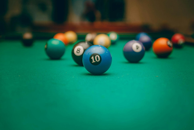 Ilustrasi manfaat olahraga billiard. Pexels/Tomaz Barcellos