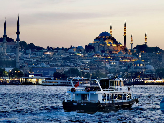 Ilustrasi Sejarah Istanbul Turki dan Peran Pentingnya dalam Peradaban Islam, Foto: Unsplash/Hussein A.Himmati