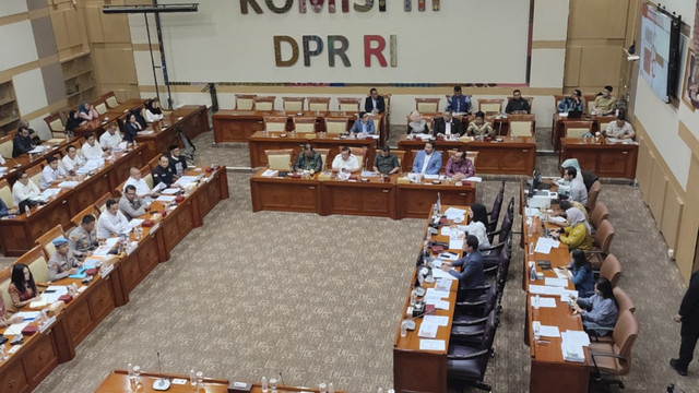 Suasana Ruang Rapat Komisi III di Gedung DPR/MPR RI pada Kamis (30/1/2025). Foto: Rachmadi Rasyad/kumparan