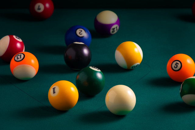 Ilustrasi Tips Memilih Stik Billiard, Foto:Unsplash/Joao Alexandre Paulo