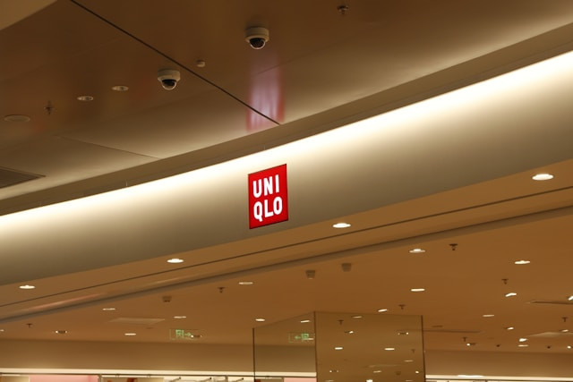 Store UNIQLO di Semarang, foto hanya ilustrasi, bukan tempat sebenarnya: Unsplash/P. L.