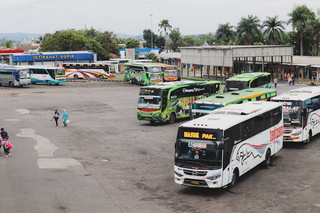 Jadwal bus Semarang Rembang, foto hanya ilustrasi, bukan tempat sebenarnya: Unsplash/Alfandri Fitrahadi