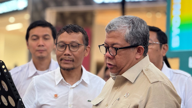 Wakil Menteri Perumahan dan Kawasan Permukiman (PKP), Fahri Hamzah dan Ketua DPD REI DIY, Ilham Muhammad Nur. Foto: Arif UT/Pandangan Jogja