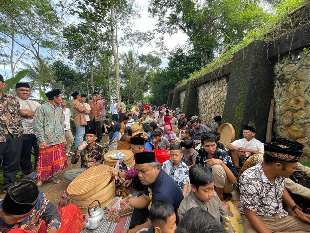 Pelaksanaan Tradisi Sadran di Dusun Ploso, Kemloko, Kranggan, Temanggung (27/12/2024). Kredit foto: Fanni Calista