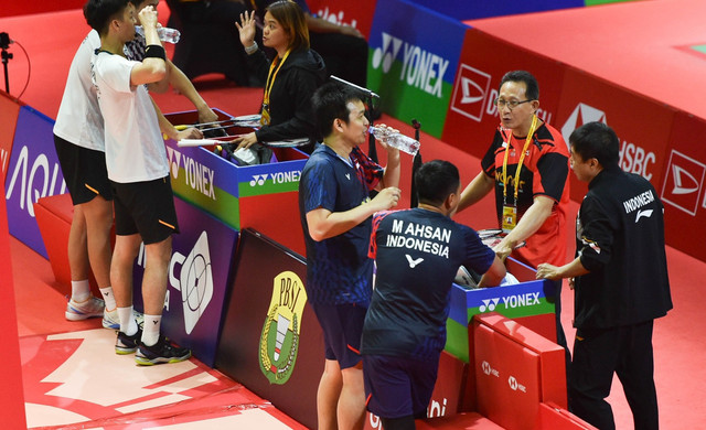 Pasangan legenda bulutangkis Indonesia, Mohammad Ahsan dan Hendra Setiawan memutuskan pensiun bermain dalam kejuaraan bulu tangkis usai pertandingan Indonesia Masters 2025. Foto: dok. Istimewa