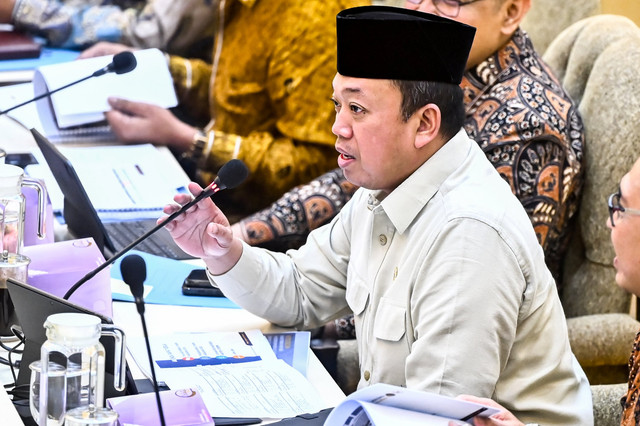 Menteri Agraria dan Tata Ruang/Kepala Badan Pertanahan Nasional (ATR/BPN) Nusron Wahid mengikuti rapat kerja dengan Komisi II DPR di Kompleks Parlemen, Senayan, Jakarta, Kamis (30/1/2025). Foto: Rivan Awal Lingga/ANTARA FOTO