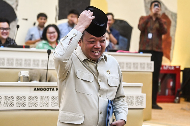 Menteri Agraria dan Tata Ruang/Kepala Badan Pertanahan Nasional (ATR/BPN) Nusron Wahid mengikuti rapat kerja dengan Komisi II DPR di Kompleks Parlemen, Senayan, Jakarta, Kamis (30/1/2025). Foto: Rivan Awal Lingga/ANTARA FOTO