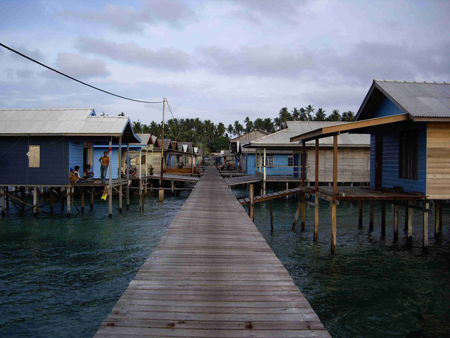 Permukiman Masyarakat di Atas Laut di Kecamatan Pulau Laut, Natuna (Foto: Dokumen Pribadi, 2025)