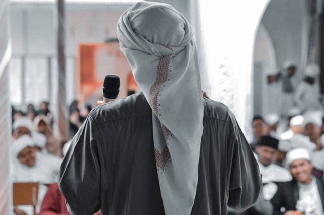 Khutbah Jumat adalah sebuah ceramah atau pidato yang disampaikan oleh seorang khatib. Foto: Pexels.com