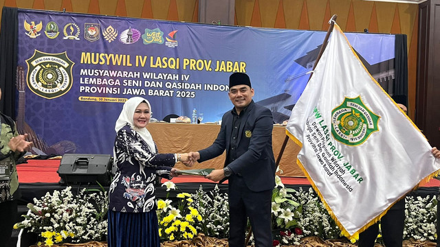 Ir. Hj. Metty Triantika, MT., resmi terpilih secara aklamasi sebagai Ketua Dewan Pimpinan Wilayah Lembaga Seni dan Qasidah Indonesia (DPW LASQI) Jawa Barat periode 2025-2030 dalam Musyawarah Wilayah (MUSWIL) IV LASQI Jawa Barat yang digelar di Gedung LPTQ Jabar, Bandung, Kamis (30/1). Foto: Tomi Indra