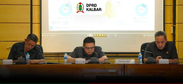 Komisi IV DPRD Kalbar saat mengadakan rapat bersama PLN UID dan PLN UIP. Foto: Dok. DPRD Kalbar