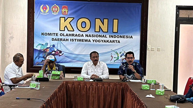 Konferensi pers rencana penyerahan bonus atlet DIY peraih medali di PON Aceh-Sumut 2024 di Kantor KONI DIY, Jumat (31/1). Foto: Widi RH Pradana/Pandangan Jogja