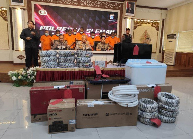 15 karyawan toko elektronik di Sleman diringkus polisi, curi barang elektronik dengan nilai mencapai Rp 500 juta. (Foto: M Wulan)