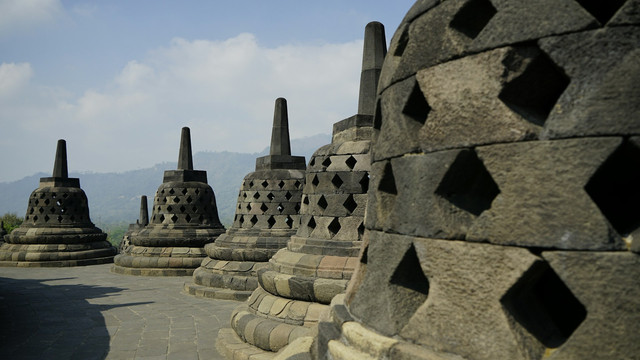 Sejarah Candi Jago. Foto Hanya Ilustrasi, Bukan Tempat Sebenarnya. Sumber Unsplash Afif Ramdhasuma