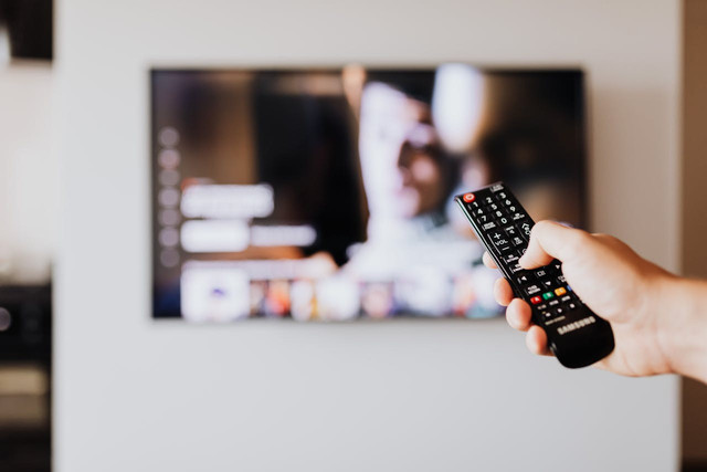 Ilustrasi rekomendasi smart TV. Foto: Pexels/Photo By: Kaboompics.com