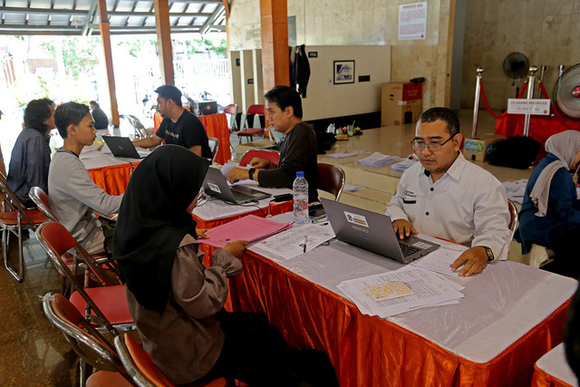 Pendaftaran beasiswa pemuda tangguh untuk mahasiswa di Surabaya. Foto: Diskominfo Surabaya 