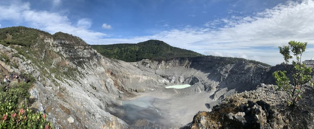 Upas Hill. Foto adalah pemandangan Gunung Tangkuban Perahu. Sumber: Unsplash/sxpistols sxpstls