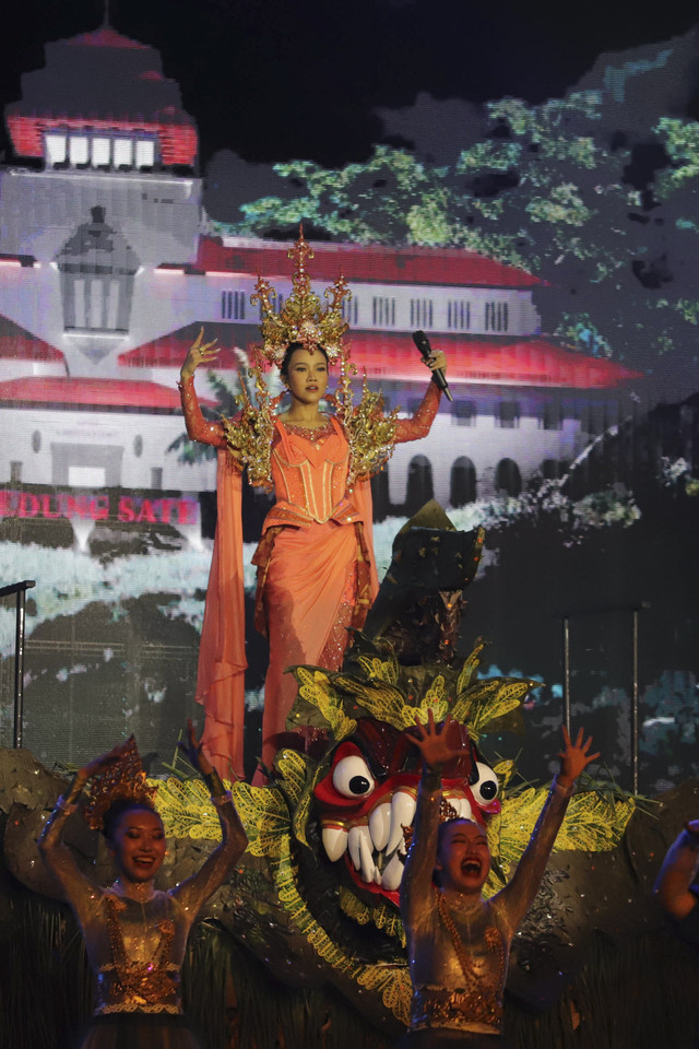 Konser 'Bingah' Yura Yunita di Istora Senayan, Jakarta, Minggu (2/2/2025). Foto: Jamal Ramadhan/kumparan