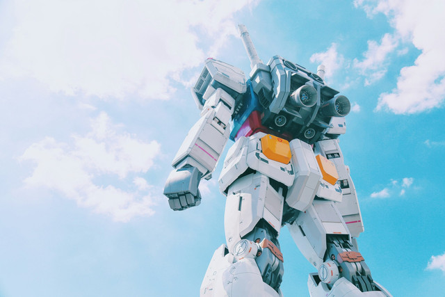 Ilustrasi cara cat gundam. Unsplash/Bruce Tang