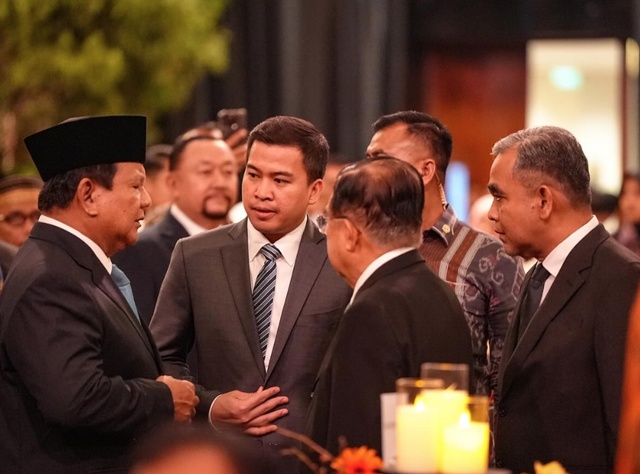 Eks Wapres Jusuf Kalla (JK) dan Presiden Prabowo serta Ketua MPR Ahmad Muzani hadir di acara pernikahan cucu JK, Tamara, pada 1/2/2025. Foto: IG/@ahmadmuzani2