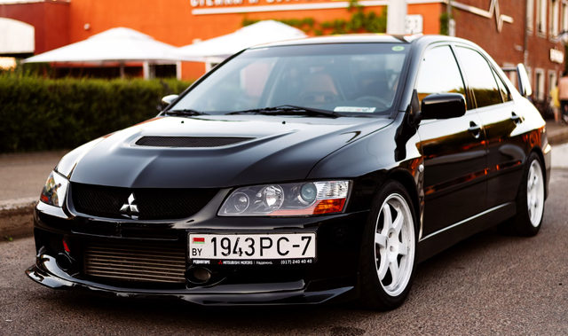 Mitsubishi Lancer Evolution. Sumber: Unsplash (Free to use)