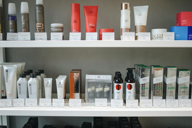 Ilustrasi daftar skincare BPOM dan halal. Foto: Pexels.com/Polina Tankilevitch