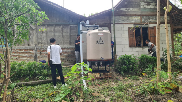 Instalasi Pemanen Air Hujan (IPAH) yang telah dibangun di Dusun Kramanan, Desa Jatimulyo, Kecamatan Tambakrejo, Kabupaten Bojonegoro. Minggu (02/02/2025) (Aset: Istimewa)