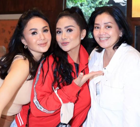 Yuni Shara, Krisdayanti, dan Selby Anwar. Foto: Instagram/yunishara36