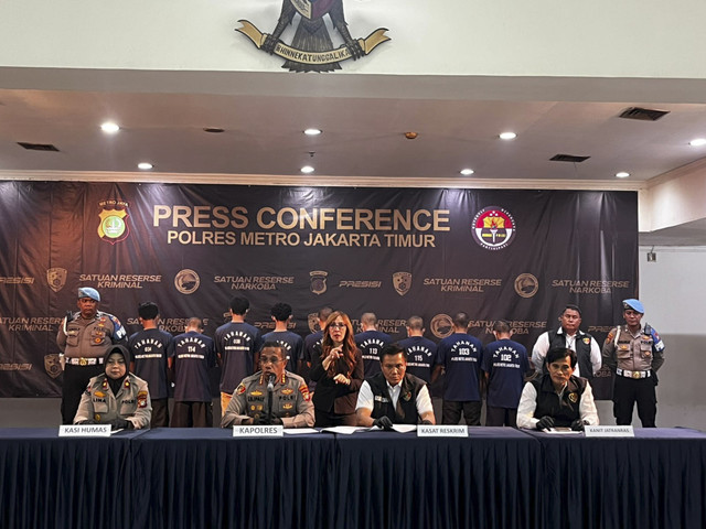 Kapolres Metro Jakarta Timur, Kombes Pol Nicolas Ary Lilipaly saat Konferensi pers kasus Rahmat Vaisandri di Mapolres Jakarta Timur, Senin (3/2/2025). Foto: Rayyan Farhansyah/kumparan