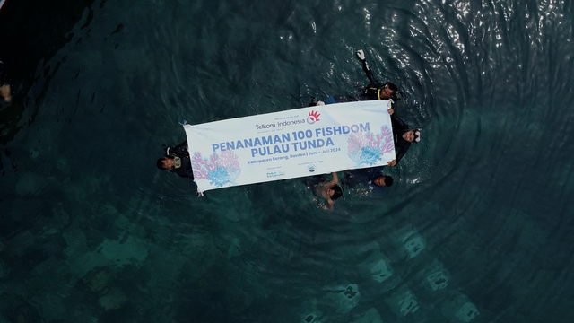 Penanaman 100 Fishdom Pulau Tunda di Kabupaten Serang, Banten, pada bulan Juni-Juli 2024. Foto: Dok. Telkom