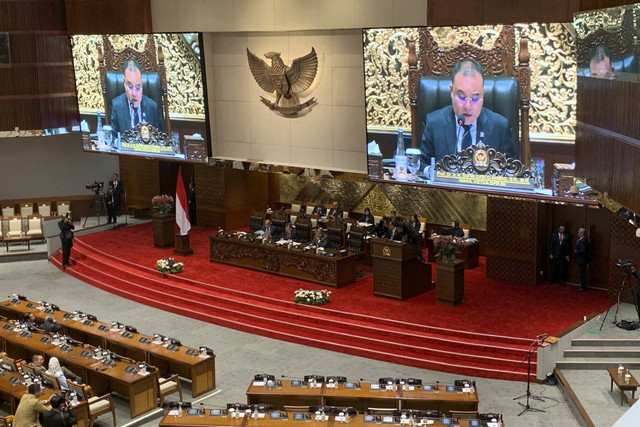 Suasana rapat paripurna DPR di Kompleks Parlemen, Senayan, Jakarta, Selasa (4/2/2025). Foto: Luthfi Humam/kumparan