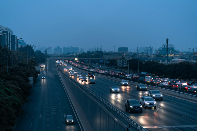 Tarif Tol Semarang-Batang 2025. Foto hanya ilustrasi, bukan tempat sebenarnya. Sumber: unsplash.com/Rudy Dong.