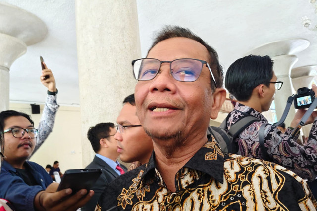 Eks Menko Polhukam Mahfud MD ditemui di UGM, Selasa (4/2/2025). Foto: Arfiansyah Panji Purnandaru/kumparan