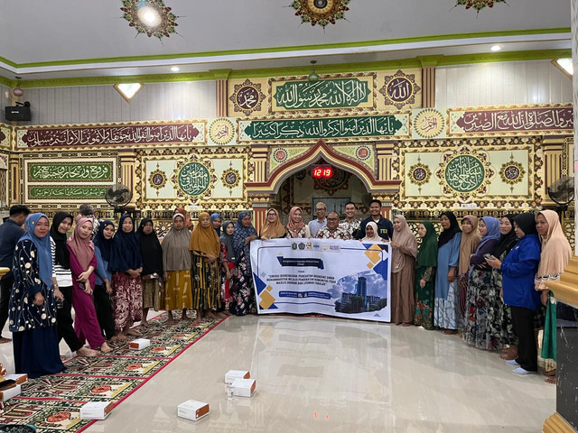 Tim Pengabdian Kepada Masyarakat (PKM) Universitas Muhammadiyah (Unismuh) Makassar menggelar kegiatan Pemberdayaan Usaha UMKM di Galesong Utara, Kabupaten Takalar. 