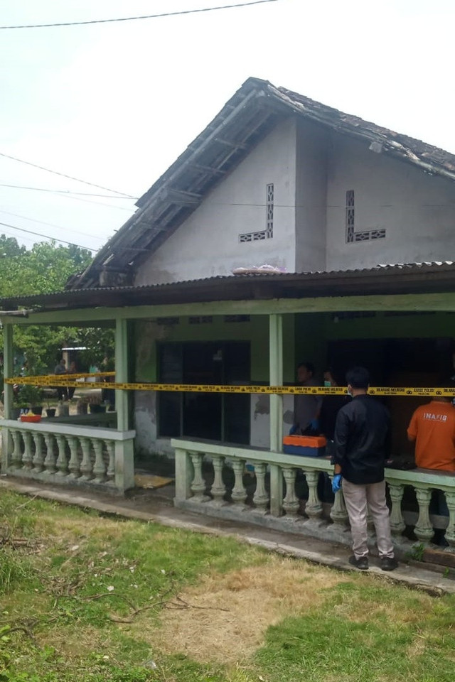 Lokasi penemuan mayat tertutup kain di Bantul, Selasa (4/2/2025). Foto: Polres Bantul