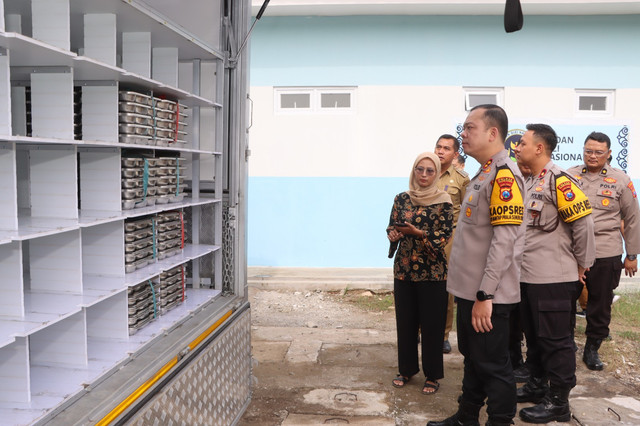 Kunjungan Kapolres Tulungagung Ke SPPG Makan Bergizi Gratis Kecamatan Kalidawir