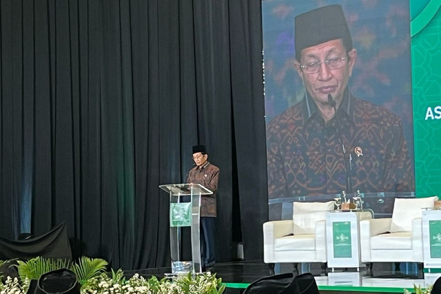 Menteri Agama Nasaruddin Umar memberikan sambutan dalam Acara Sarasehan Ulama di Hotel Sultan, Jakarta Pusat, Selasa (4/2/2025). Foto: Alya Zahra/kumparan 