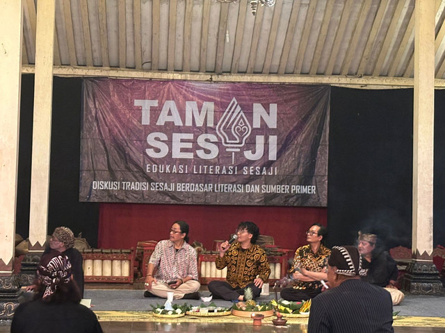 Diskusi Taman Sesaji tentang sesaji. Foto: Istimewa