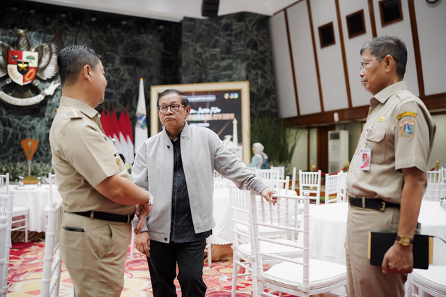 Gubernur Jakarta Terpilih Pramono Anung bersama Pj Gubernur Jakarta Teguh Setyabudi di Balai Kota, Jakarta Pusat, Selasa (4/2/2025). Foto: Dok. Istimewa