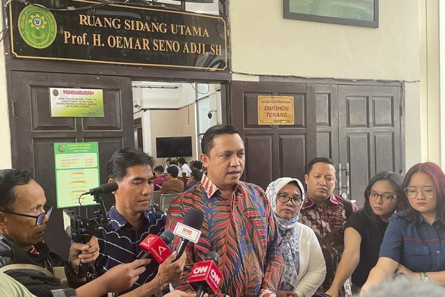 Kuasa hukum Sekjen PDIP Hasto Kristiyanto, Ronny Talapessy jelang sidang praperadilan melawan KPK, di Pengadilan Negeri Jakarta Selatan, Rabu (5/2/2025). Foto: Fadhil Pramudya/kumparan