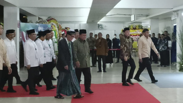 Presiden Republik Indonesia Prabowo Subianto dan Wakil Presiden Gibran Rakabuming Raka menghadiri acara puncak peringatan Hari Lahir (Harlah) ke-102 Nahdlatul Ulama di Istora Senayan, Jakarta Pusat, Rabu (5/2/2025). Foto: Zamachsyari/kumparan