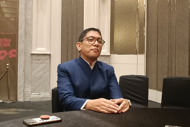 Kimo Stamboel ceritakan proyek film terbarunya 'Abadi Nan Jaya', dalam konferensi pers Next On Netflix 2025 di SCBD, Jakarta Selatan, Rabu (5/2/2025). Foto: Giovanni/kumparan