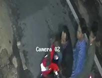 Tiga pelaku pencurian yang terekam kamera CCTV. | Foto: Dok tangkap layar