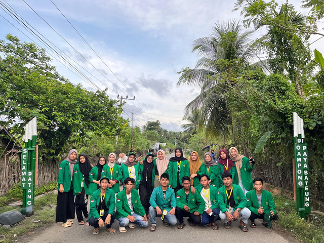 Dokuemtasi kegiatan foto bersama kelompok 229 dan 230 KKN-PPM Universitas Malikussaleh