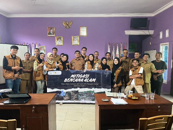 Kegiatan sosialisasi mitigasi bencana di Kantor Desa Rawi