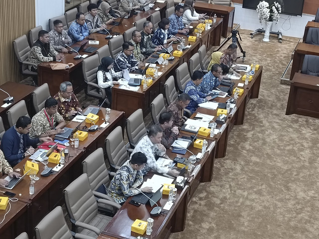 Rapat Dengar Pendapat PT Pupuk Indonesia, PT Pupuk Kalimantan Timur, PT Jiwasraya, dan IFG, di Komisi VI DPR, Senayan, Kamis (6/2/2025). Foto: Muhammad Fhandra Hardiyon/kumparan