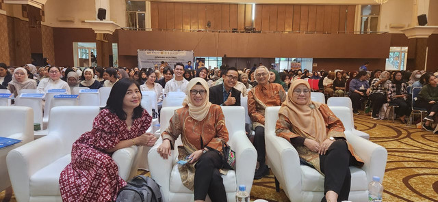 CSP Wekadigunawan, Ph.D, Prof Aprilita, Dr Ratih, Prof Maksum