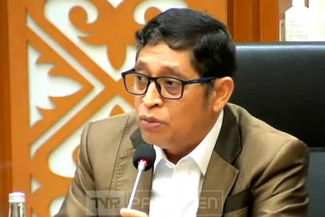 Ketua Baleg DPR Bob Hasan memimpin rapat pleno membahas penugasan RUU oleh Pimpinan DPR di Kompleks Parlemen, Jakarta, Kamis (6/2/2025).  Foto: Youtube/ TVR Parlemen