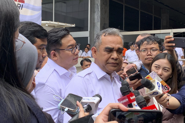 Sekjen Partai Gerindra, Ahmad Muzani dalam acara bakti sosial Gerindra di Kompleks Parlemen Senayan, Jakarta, Kamis (6/2/2025). Foto: Luthfi Humam/kumparan